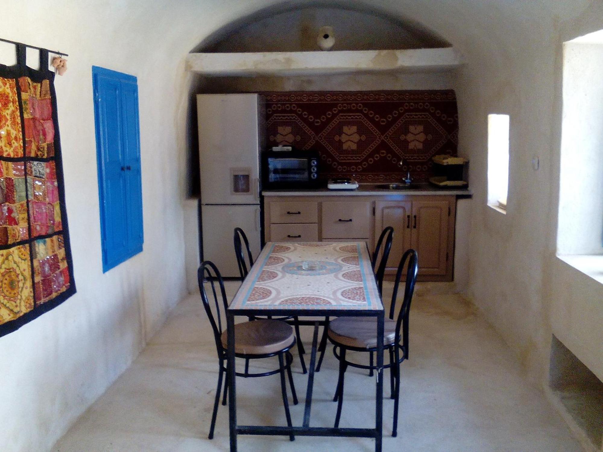Menzel Churasco Djerba Aghīr Rom bilde