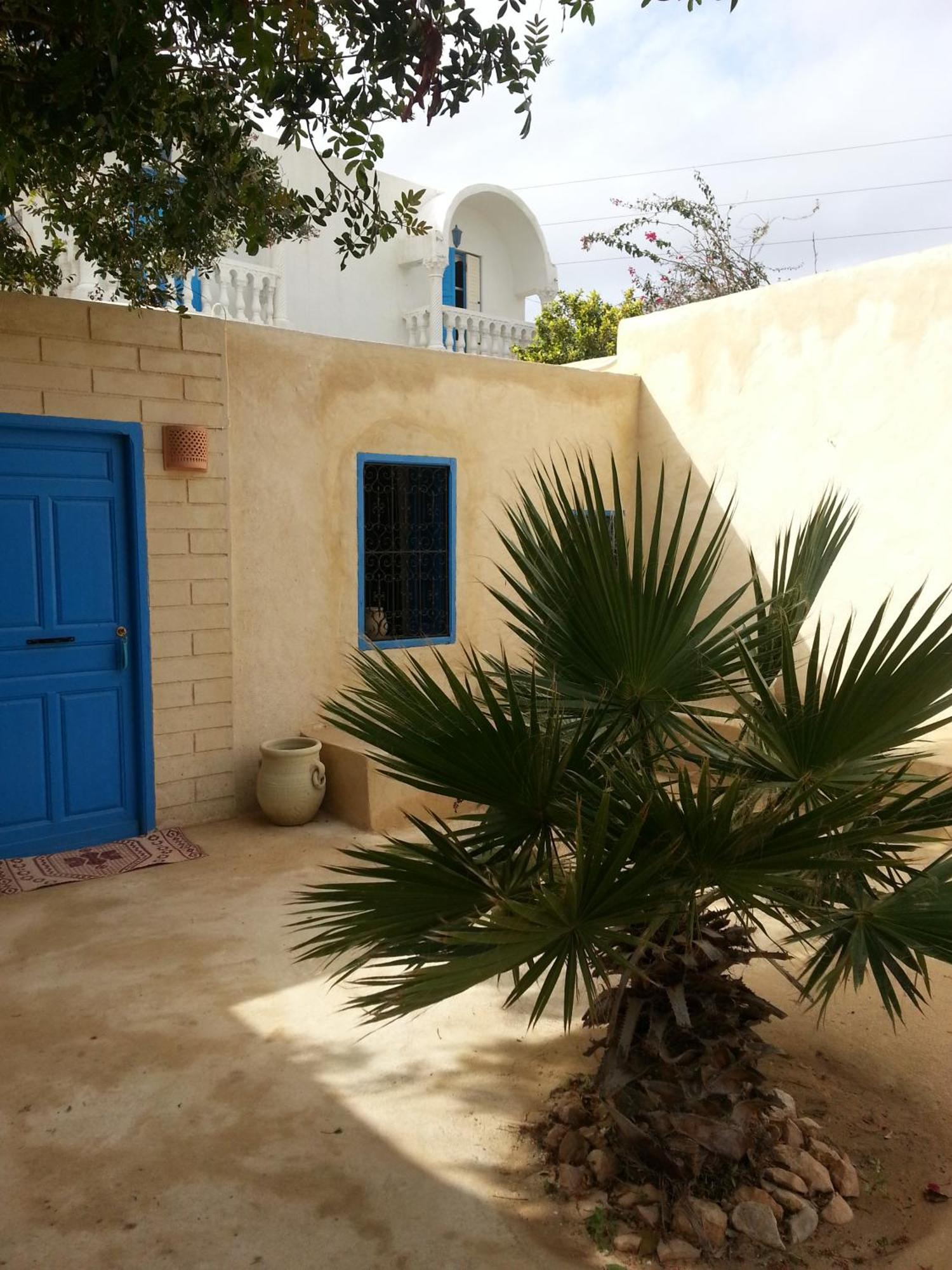 Menzel Churasco Djerba Aghīr Rom bilde